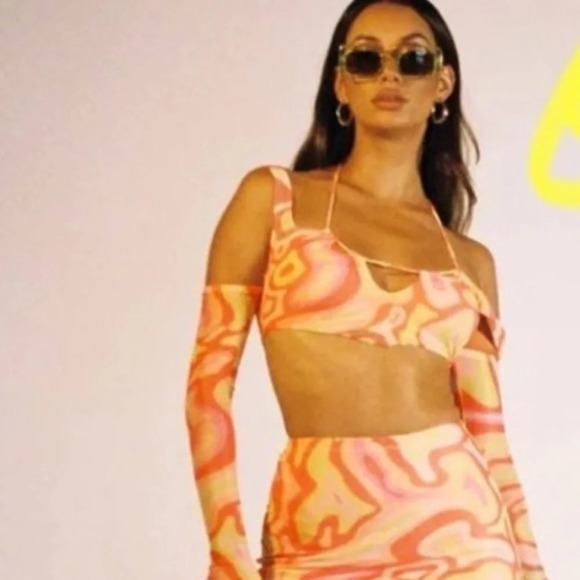Princess Polly Funky 90's Style Sheer Too Floating Sleeves Tie Dye Orange Yellow - Picture 1 of 8